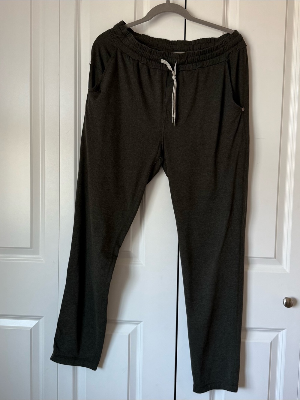 Vuori Men's Dark Green Joggers - Large